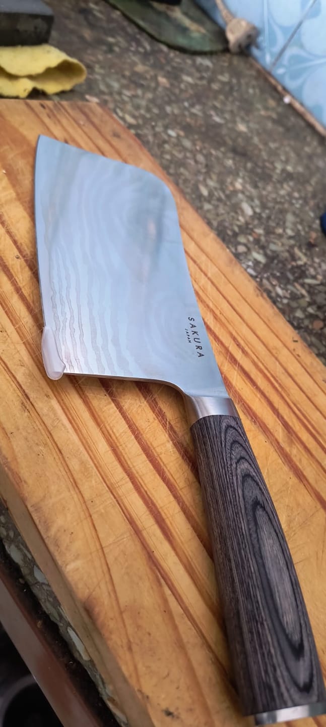Customer photo review of Cuchillo Hacha Sakura Pro Stainless Steel Black Ébano 30 Cms