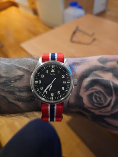 Customer photo review of Far-Far Automatisk Pilotklokke Sort