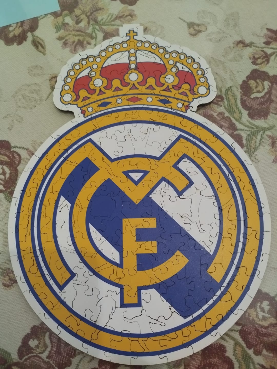 Customer photo review of Real Madrid CF® Logo - Puzzle de Madera