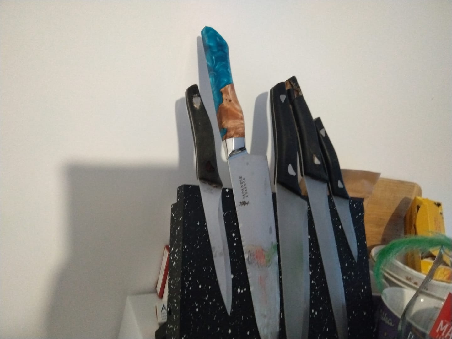 Customer photo review of Cutit de Bucatar 20 cm din Otel Damasc cu Maner din Lemn de Maslin si Accente Ocean Blue