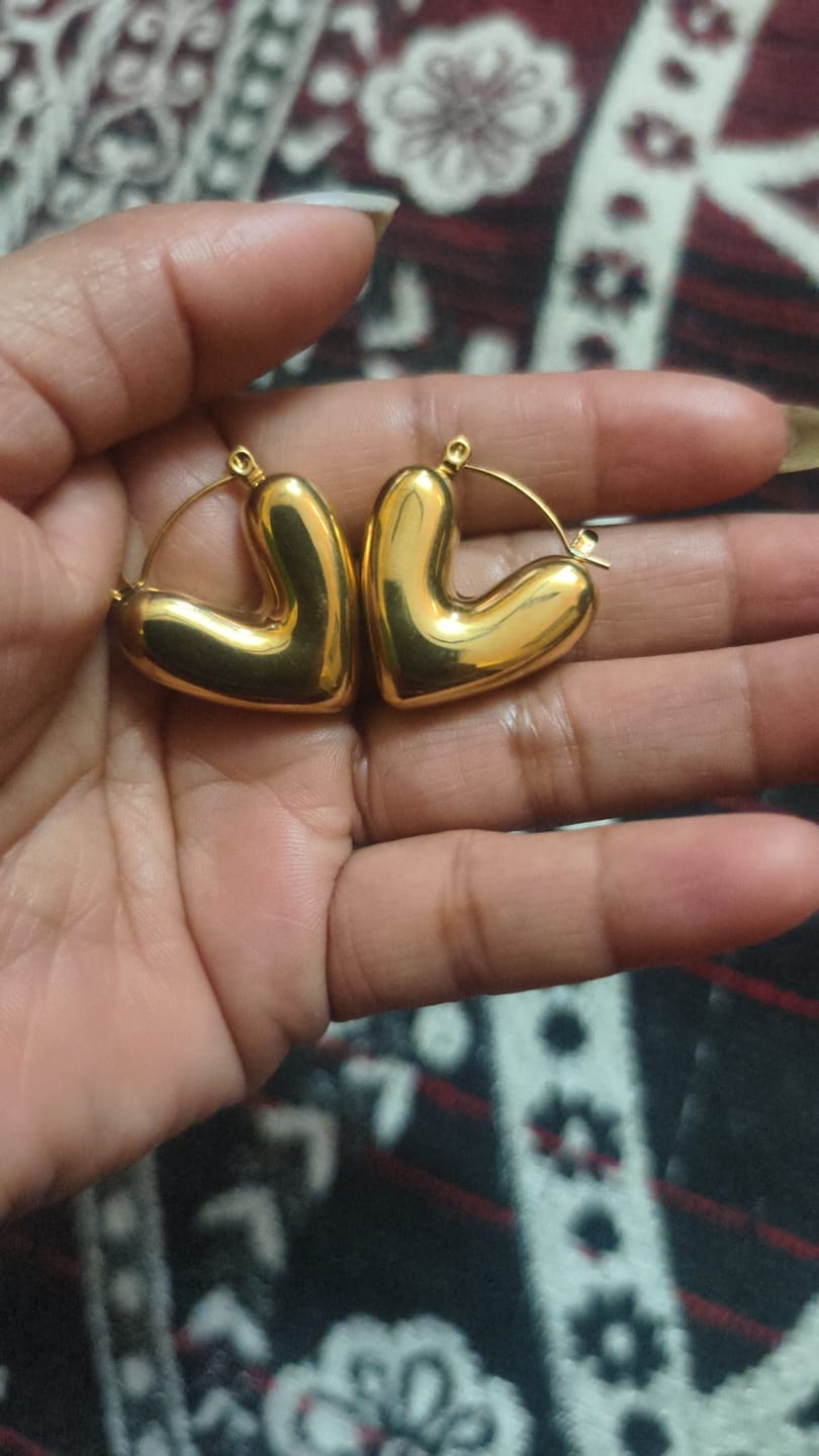 Customer photo review of Golden Heart Love Hoops