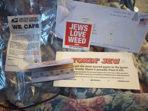 Customer photo review of Free Rolling Papers