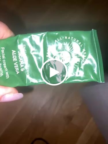 Customer video review of Radiating Cream - Jícama & Aloe Vera