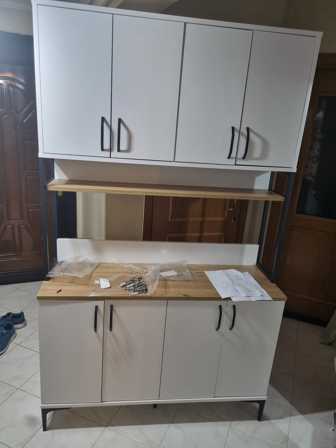 Customer photo review of Rani JE173 Çok Amaçlı Dolap 8 Kapaklı Kiler Mutfak Dolabı Beyaz - Sepet Ceviz