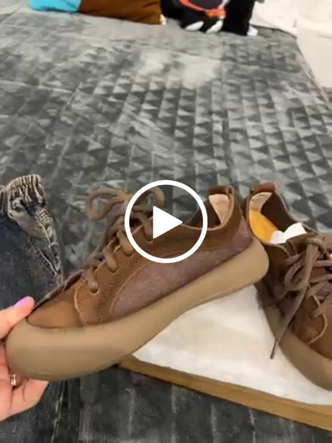 Customer video review of Women Vintage Spring Genuine Leather Strap Flat Shoes