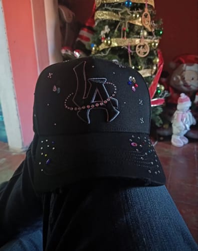 Customer photo review of 31 hats x Mago universe