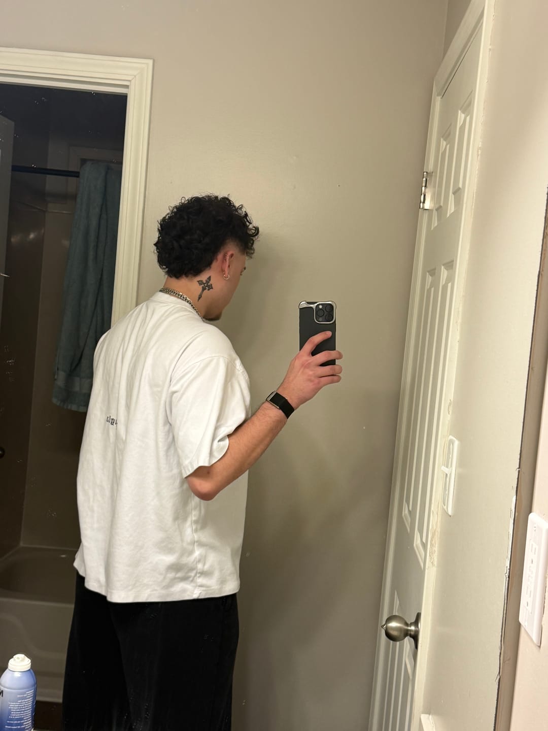Customer photo review of 4196 - V-Neck Soft Tees