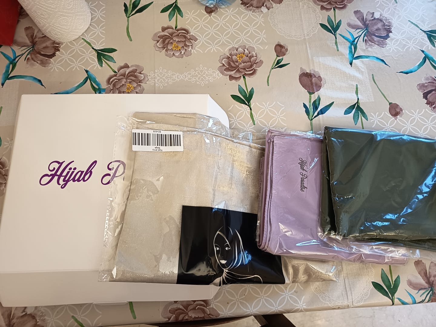 Customer photo review of Halalina Mistery Starter Box - a 9,99€ (LO SCONTO SI APPLICA IN AUTOMATICO AL CHECK-OUT)