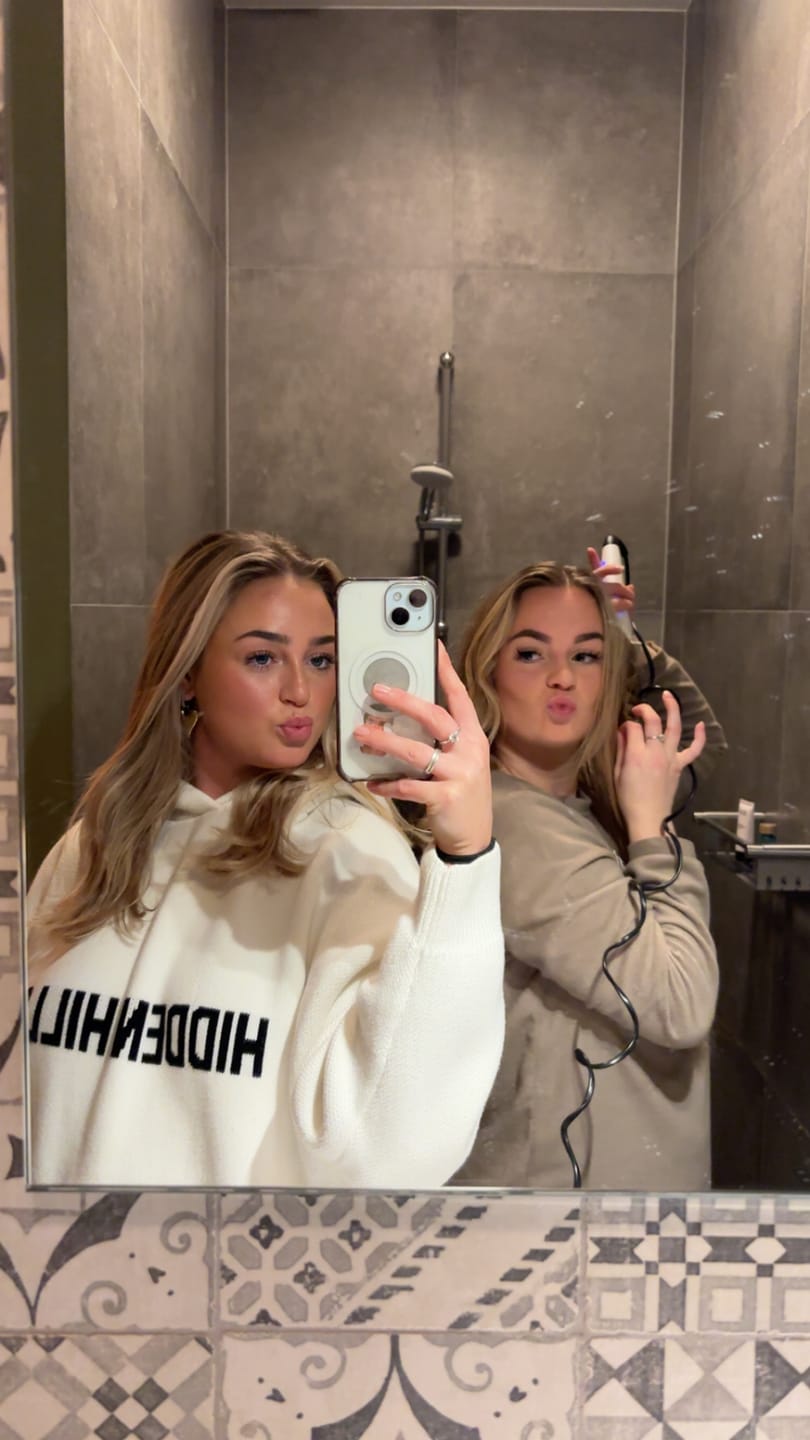 Customer photo review of KNIT HOODIE OFF WHITE