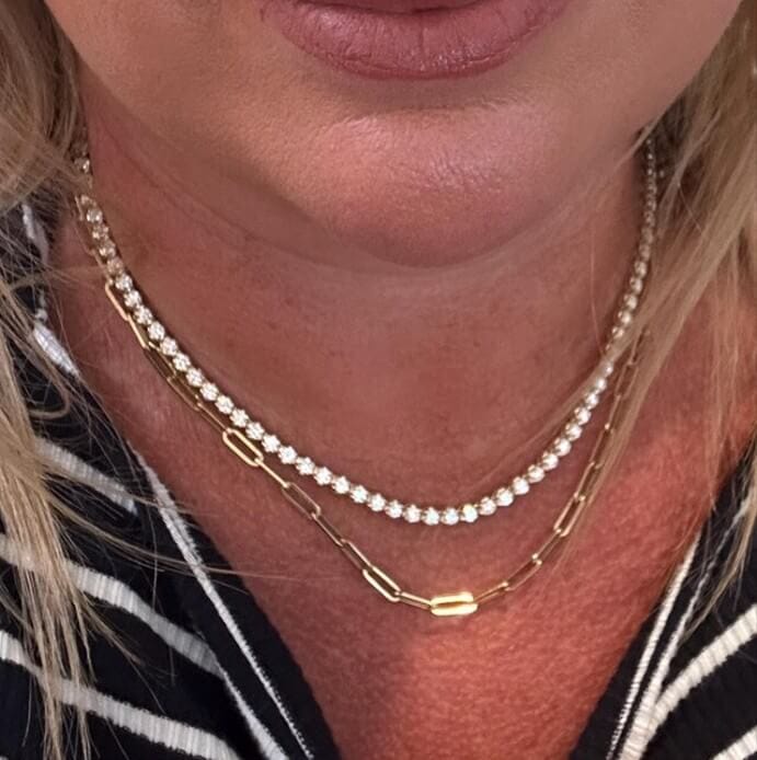 Customer photo review of 3MM 4MM 5MM 6.5MM Moissanite Tennis Chain Necklace