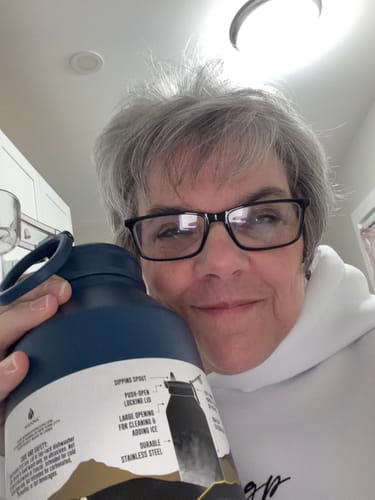 Customer photo review of 64 oz Push Bottle