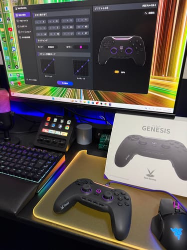 レビューアーのVoid GENESISコントローラー。モニターに表示された専用アプリで設定中。