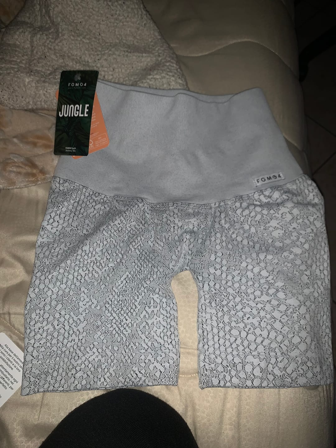 Customer photo review of Shorts Jungle Pitone Ghiaccio