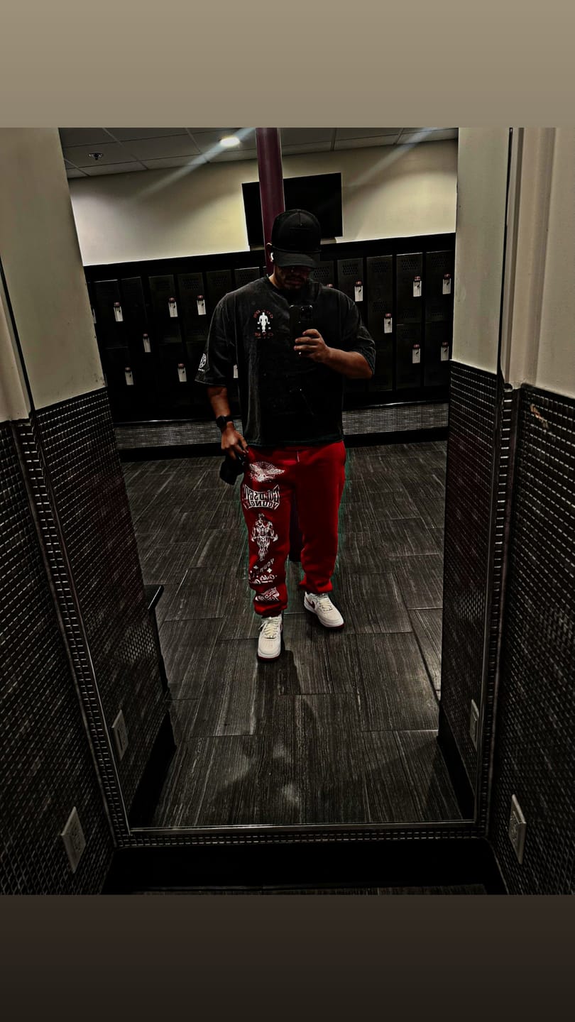 Customer photo review of 2143 - Golds Gym Immortal Joggers