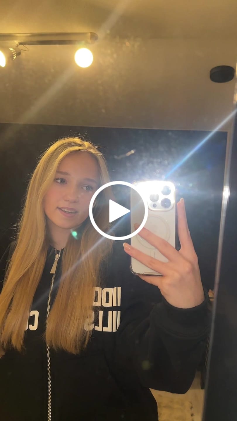 Customer video review of GATED COMMUNITY ZIP HOODIE BLACK
