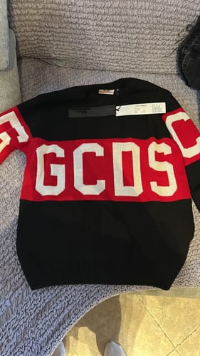 Recensione con foto di un cliente su Maglione GCDS