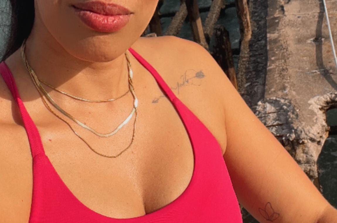 Customer photo review of Colar Celina Trio Camadas Malha Banhado em Ouro 18K