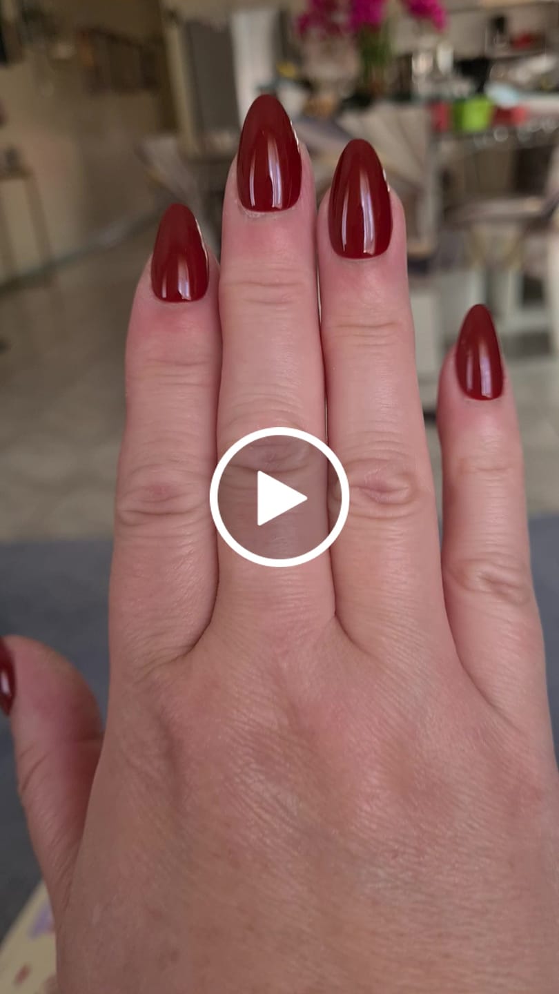 Customer video review of Everyday Red | Salon Quality Press-on Nails Kit – Short Almond Classic Red