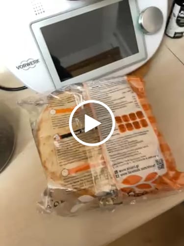 Customer video review of Traditional Greek Pita Bread – 10 Soft Rounds (16 cm) | Vegetarian-Friendly