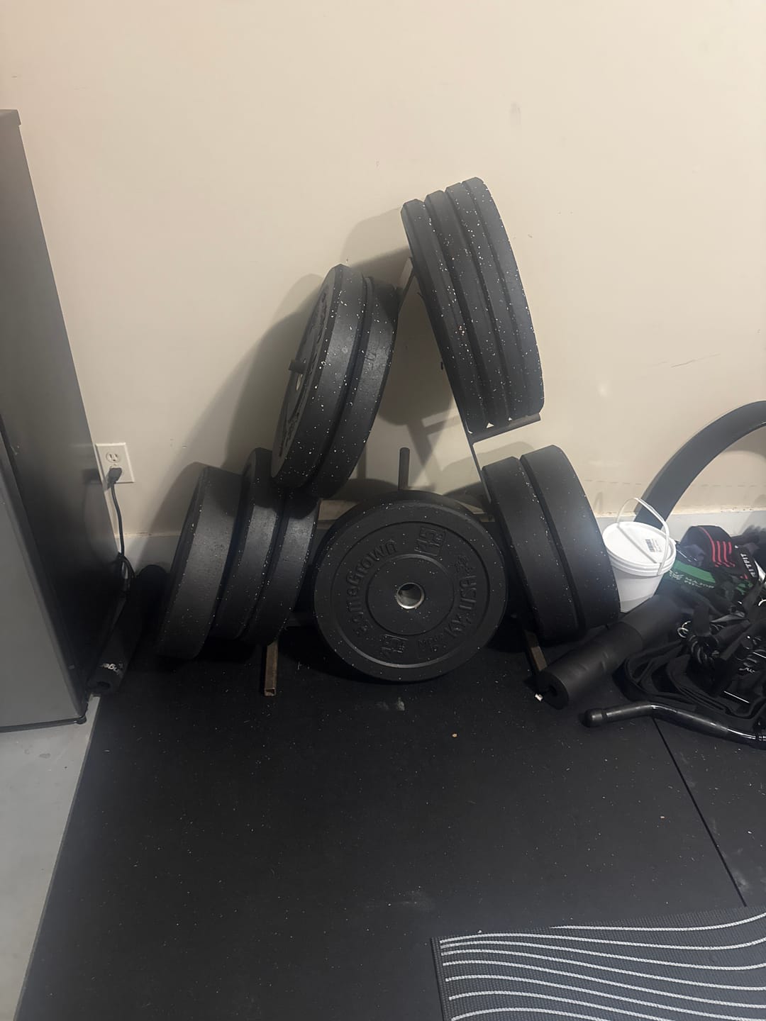 Customer photo review of URA-MAX COLORED Bumper Plate Sets