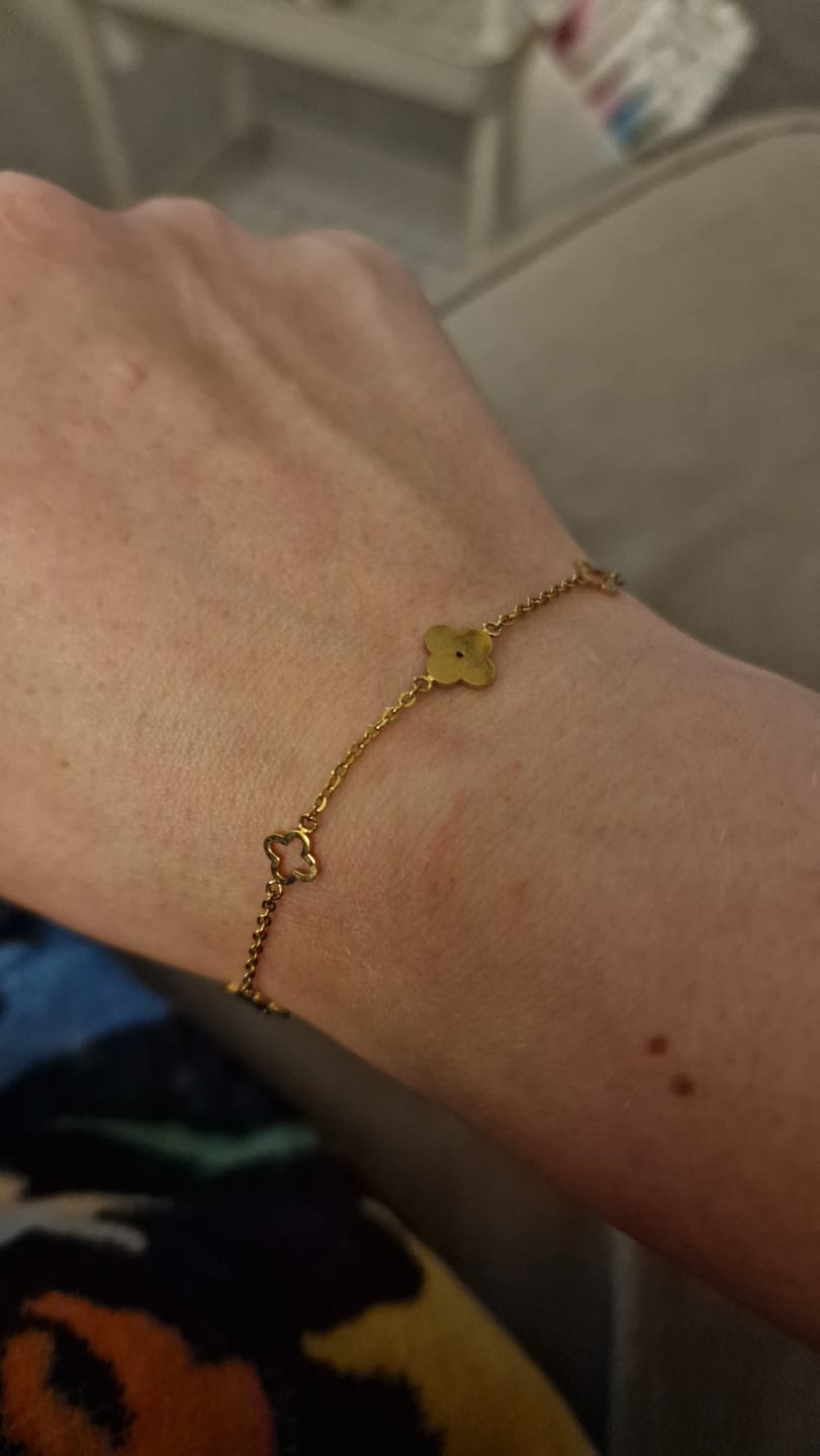 Customer photo review of Multi Clover Bracelet