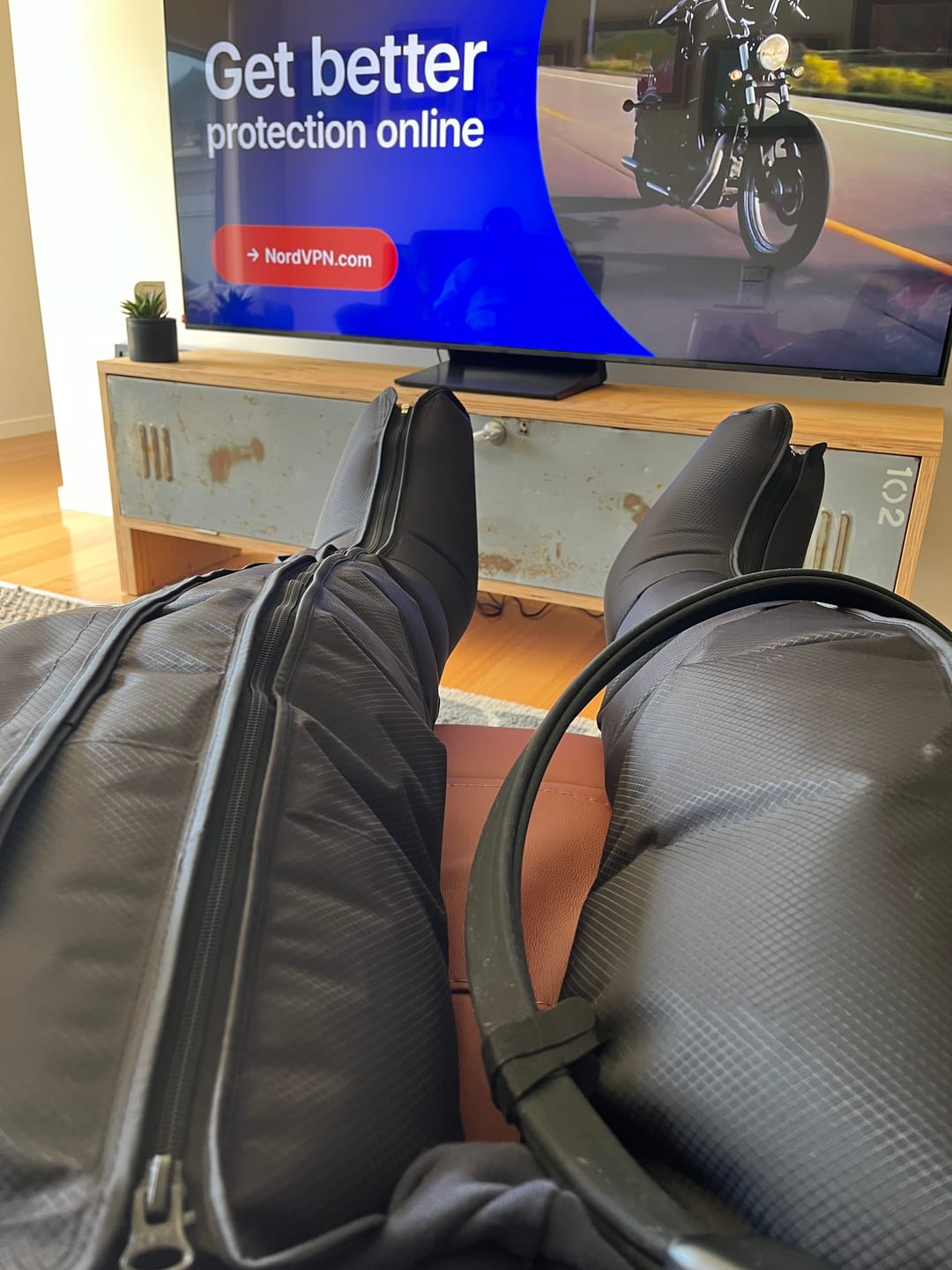 Customer photo review of RECHARGEABLE 6 Chamber Compression Boots 3.0