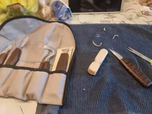 Customer photo review of Wood Carving Tools, 8 in 1 Wood Carving Kit with Carving Hook Knife