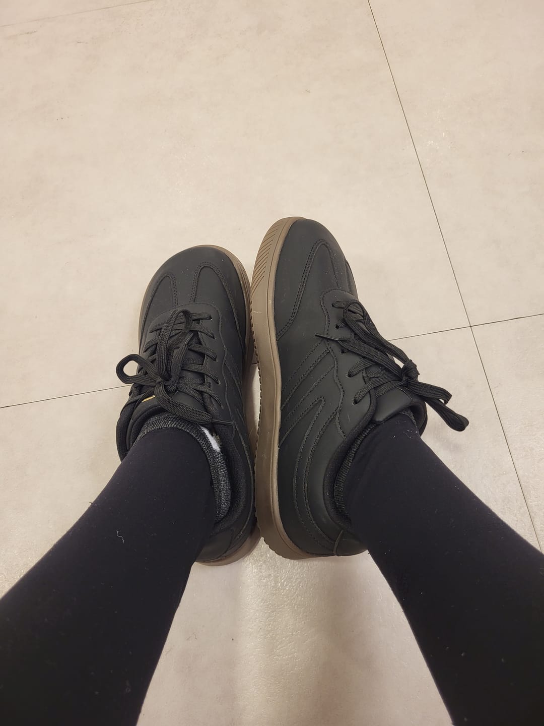 Customer photo review of Laurel - Wide Toe Shoes
