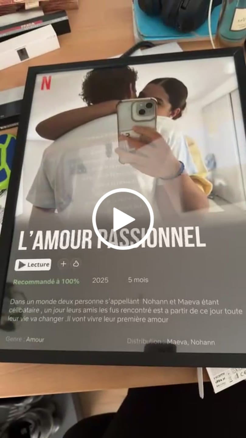 Customer video review of Notre Propre Film - Affiche personnalisée