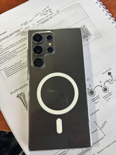 Customer photo review of Anti Yellow Magsafe Clear Case Samsung - Galaxy S24 Ultra