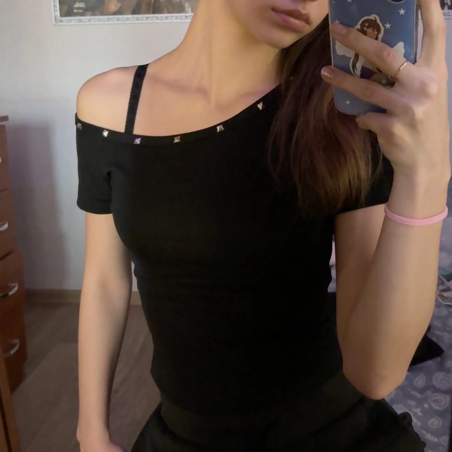 Customer photo review of Black Shoulder Slanting Short Sleeves T-Shirts Women's Summer Tight Fit Short Style American Hot Girl Design Sense Top