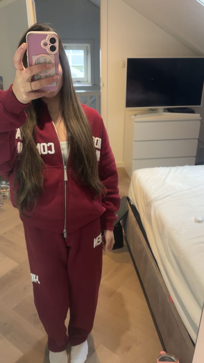 Customer photo review of GATED COMMUNITY STRAIGHT LEG SWEATPANTS BURGUNDY