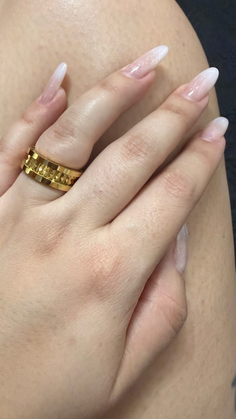 Customer photo review of Anel Génova Banhado em Ouro 18K