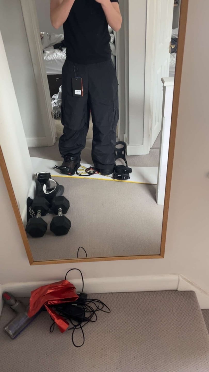 Customer photo review of Baggy Loose Fit Cargo Snowboard Pants - Unisex | Gsou Snow