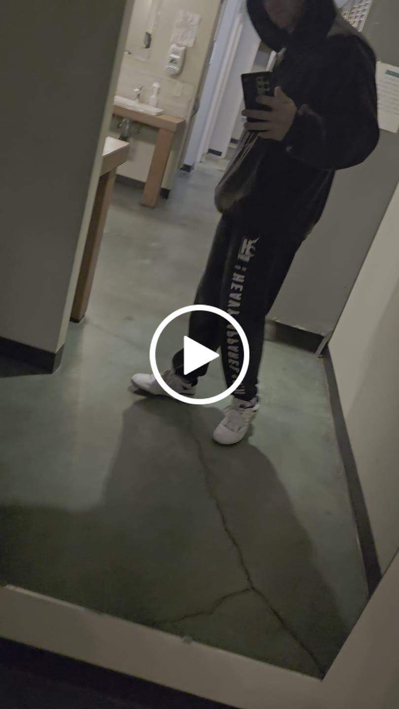 Customer video review of Established Oversized Sweatpants