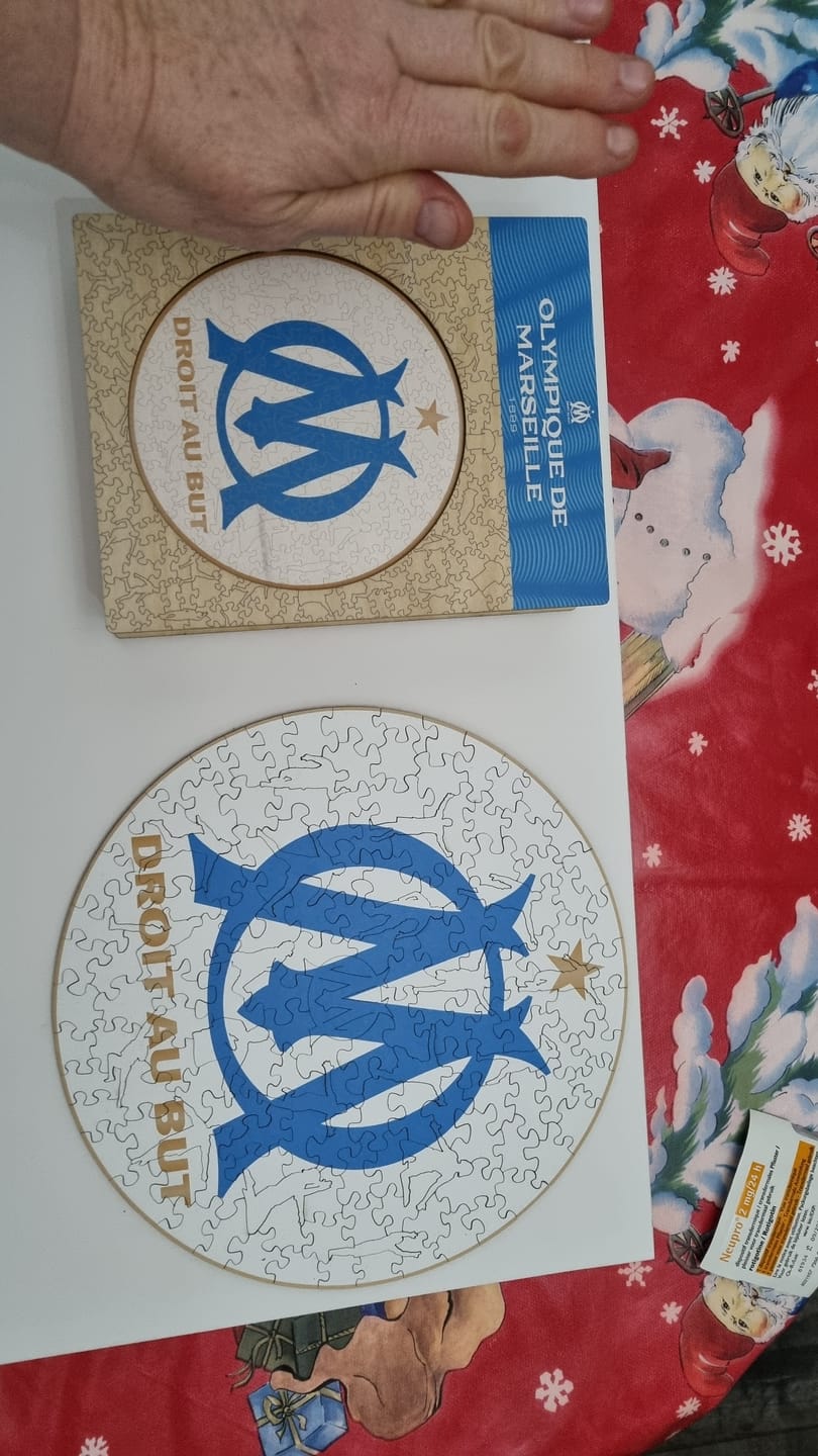 Customer photo review of Logo Olympique de Marseille® - Puzzle en Bois