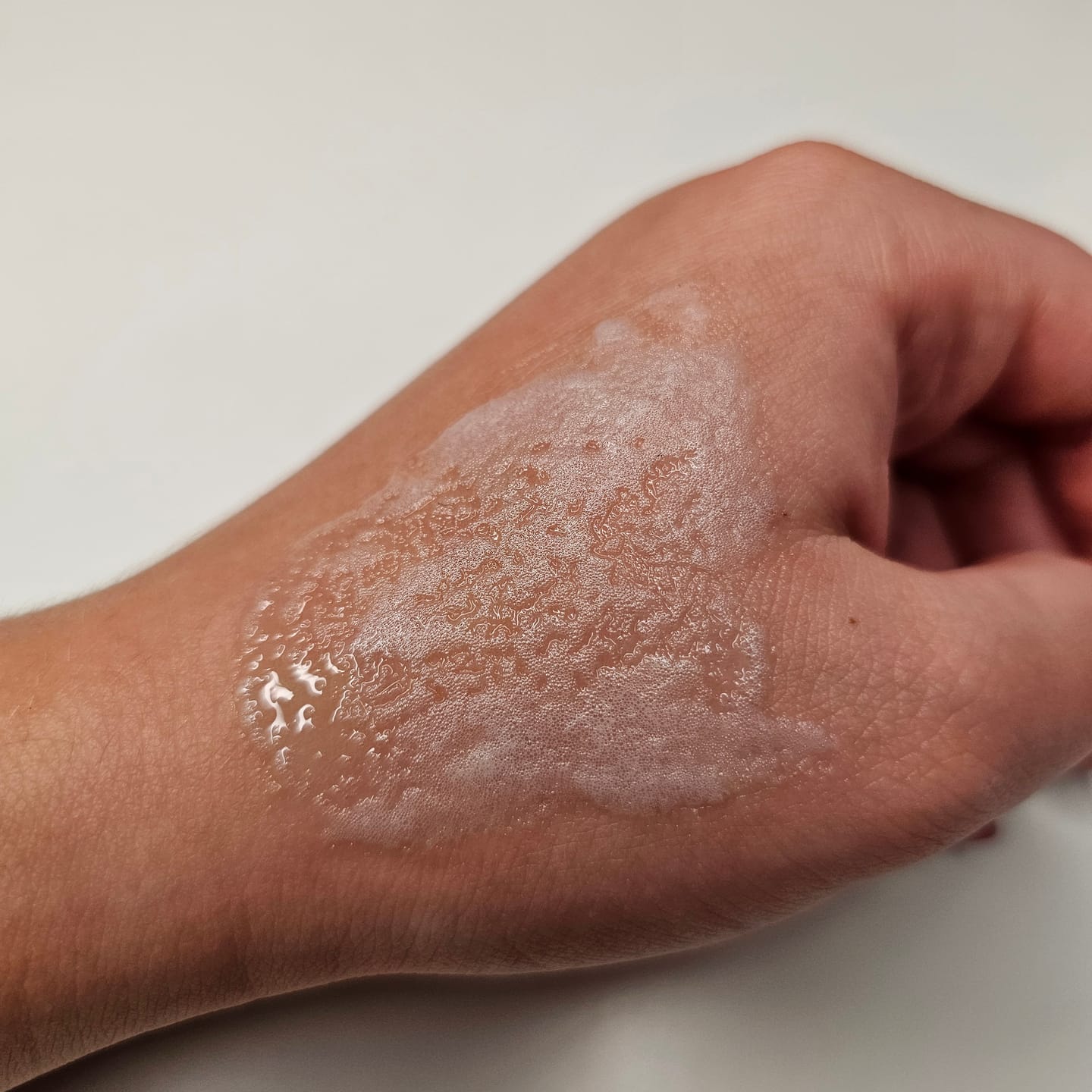 Customer photo review of Izgaismojoša skābekļa esence ar Gotu Kola Medi-Peel Peptide 9 Volume White Cica Essence Pro