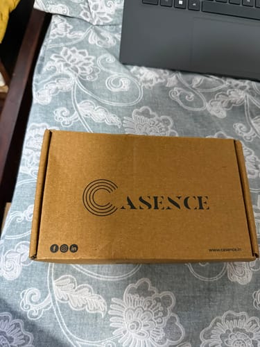 Customer photo review of Anti Yellow Magsafe Clear Transparent Case - Iphone 16 pro (Transparent CRYSTAL WHITE TITANIUM)