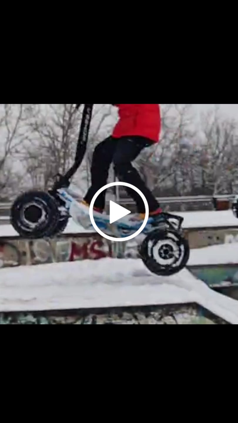 Customer video review of Trottinette VEEHOP tout terrain à 4 roues motrices avec selle pliable 3200w / 6400w 40ah