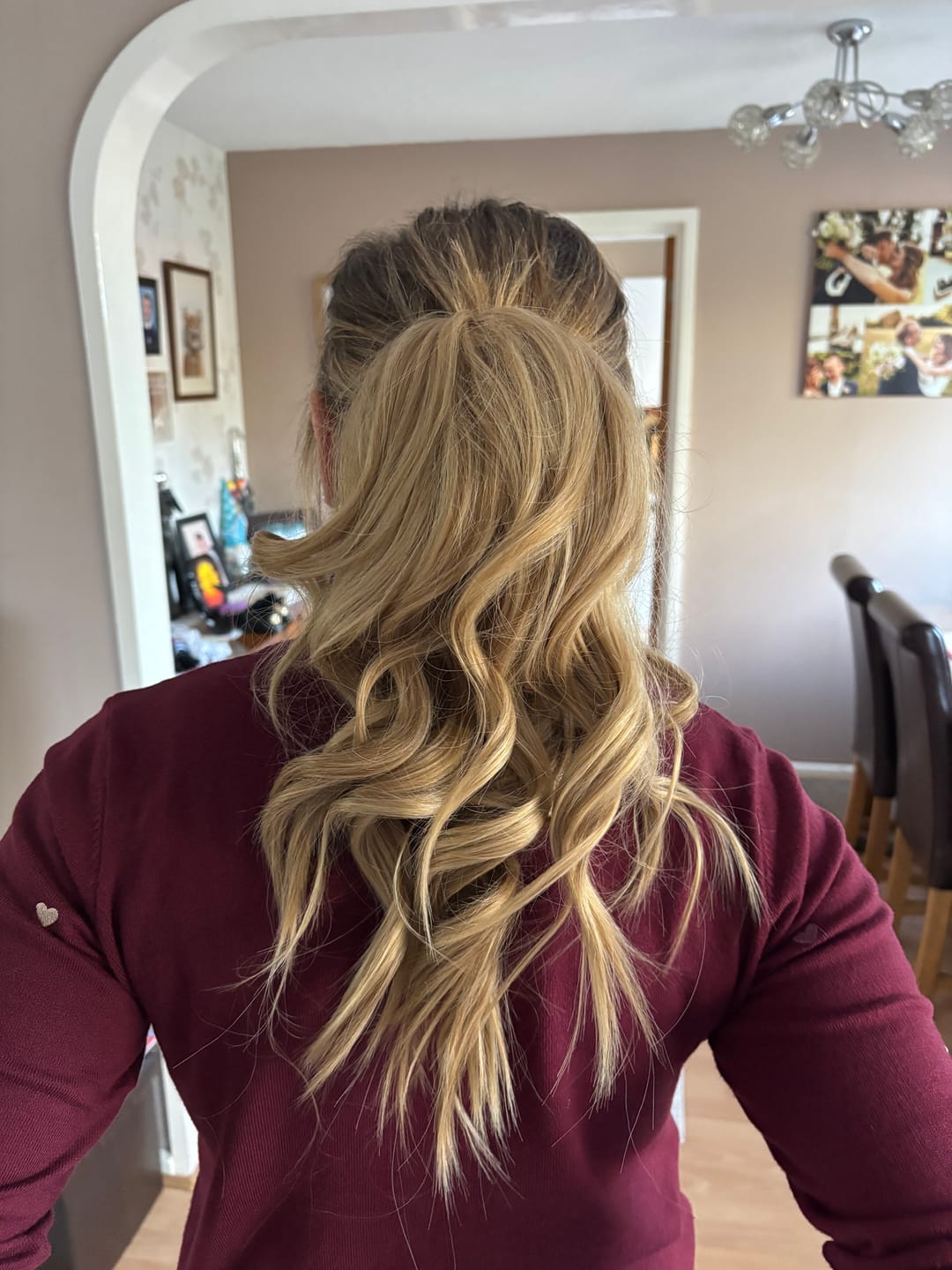 Customer photo review of Stranded Medium Wand Wave Clip-in Ponytail - Colour #10/16 Vanilla Bomb