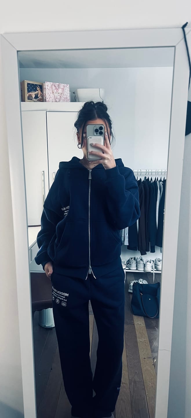 Kundenfoto-Bewertung von LABEL ZIP HOODIE NAVY