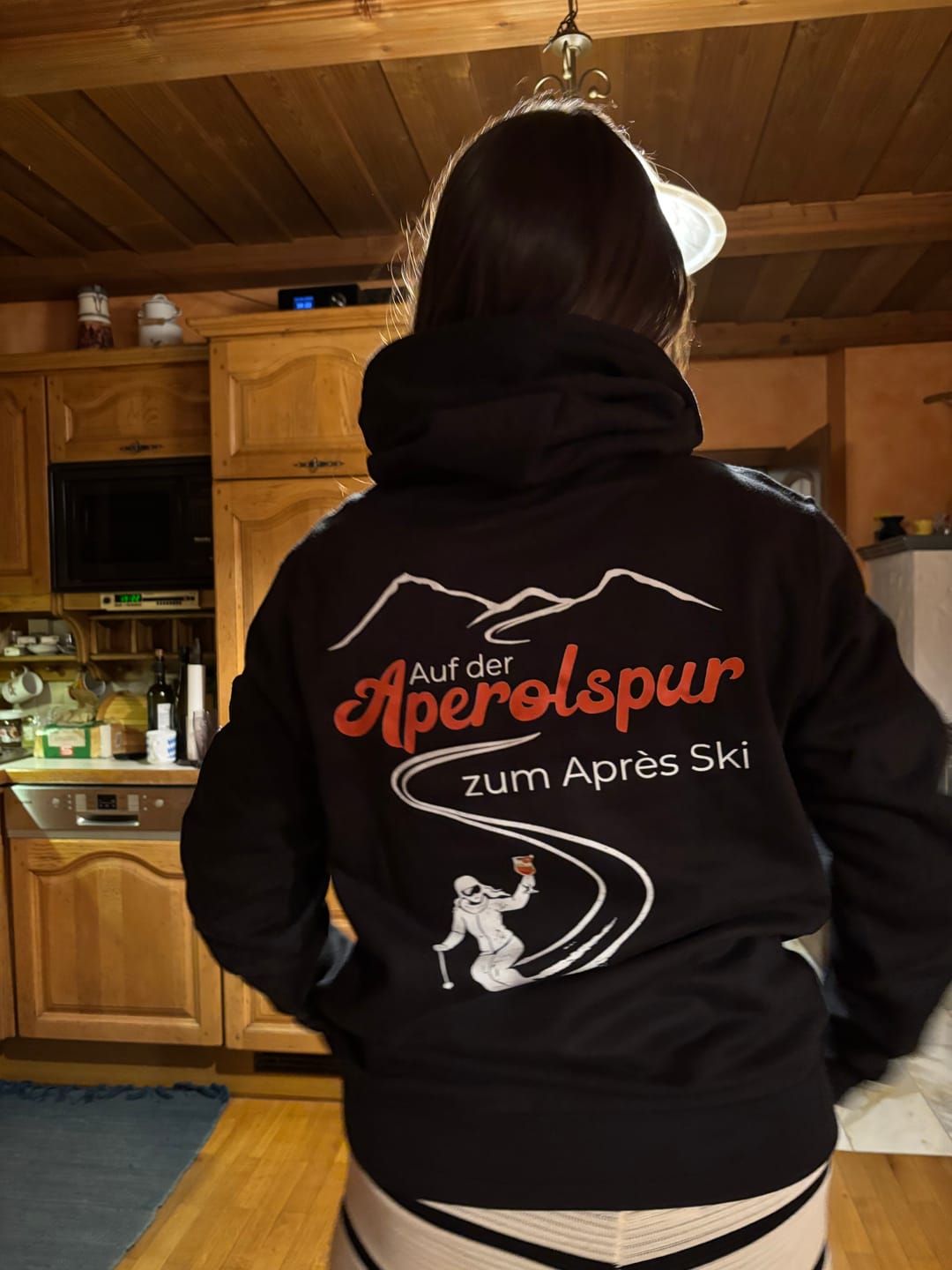 Customer photo review of APEROLSPUR APRES SKI Rückendruck | Basic Hoodie Unisex