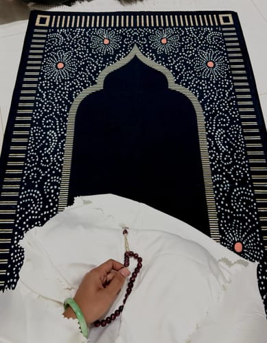 Customer photo review of Zawiyah Padded Prayer Mat