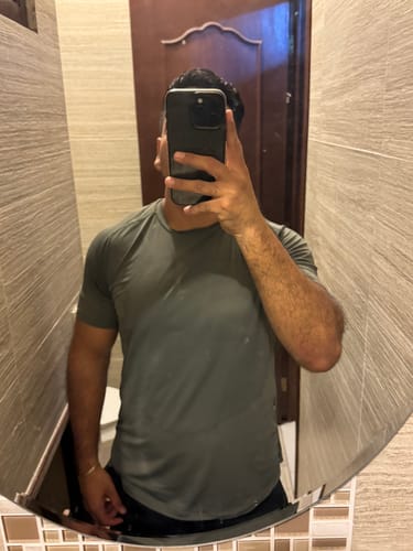 Customer photo review of Artial Performance Tee - Army Green