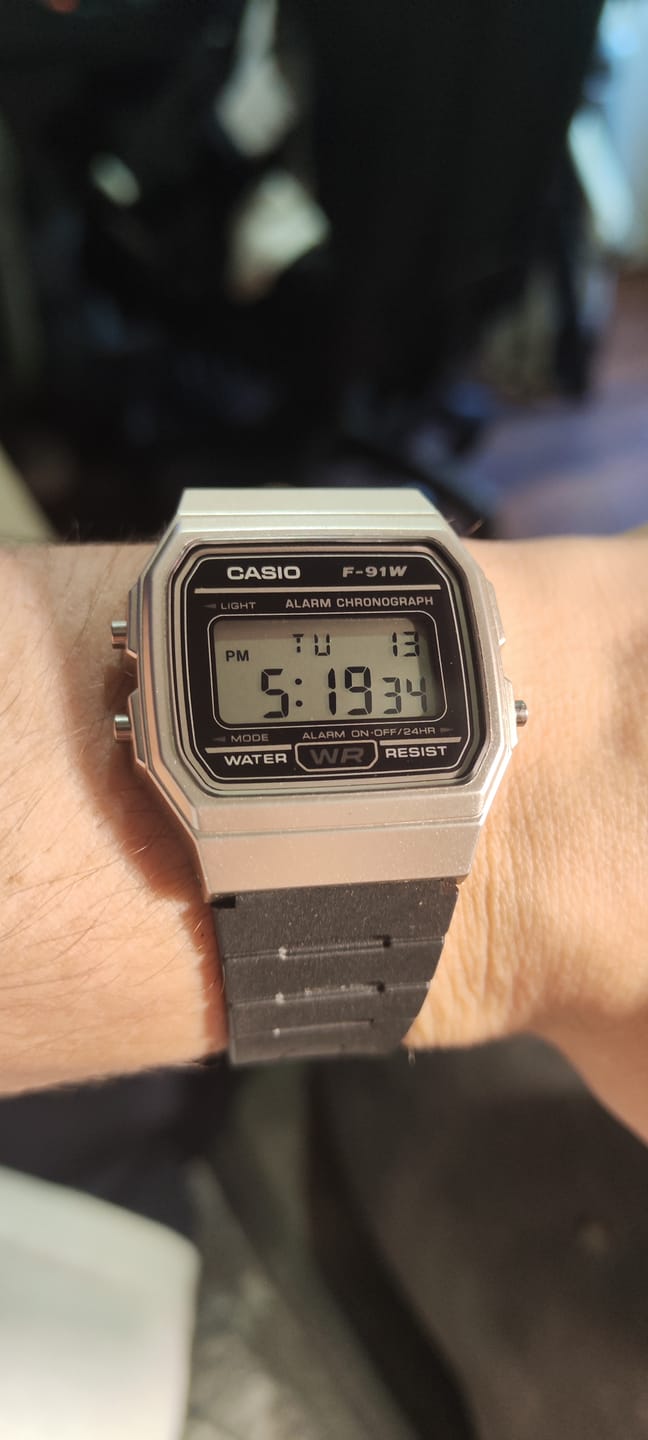 Customer photo review of Reloj Casio Vintage F-91WM-7ADF Plateado/Negro
