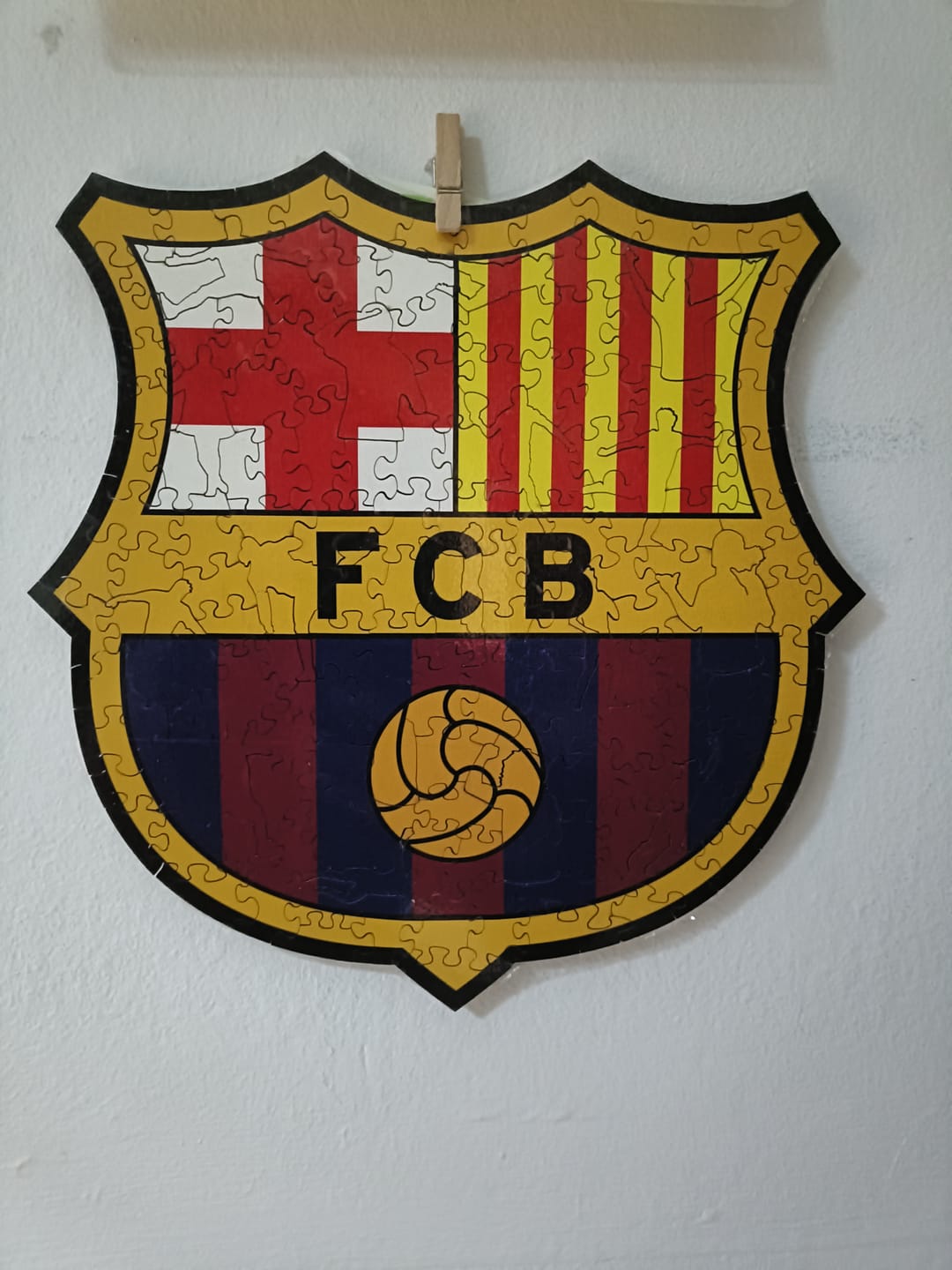 Customer photo review of FC Barcelona® Logo - Puzzle de Madera