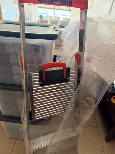 Customer photo review of Escalera Aluminio 4' (1.21 m) Tipo IA Flip-n-lite Little Giant 15272-001TH