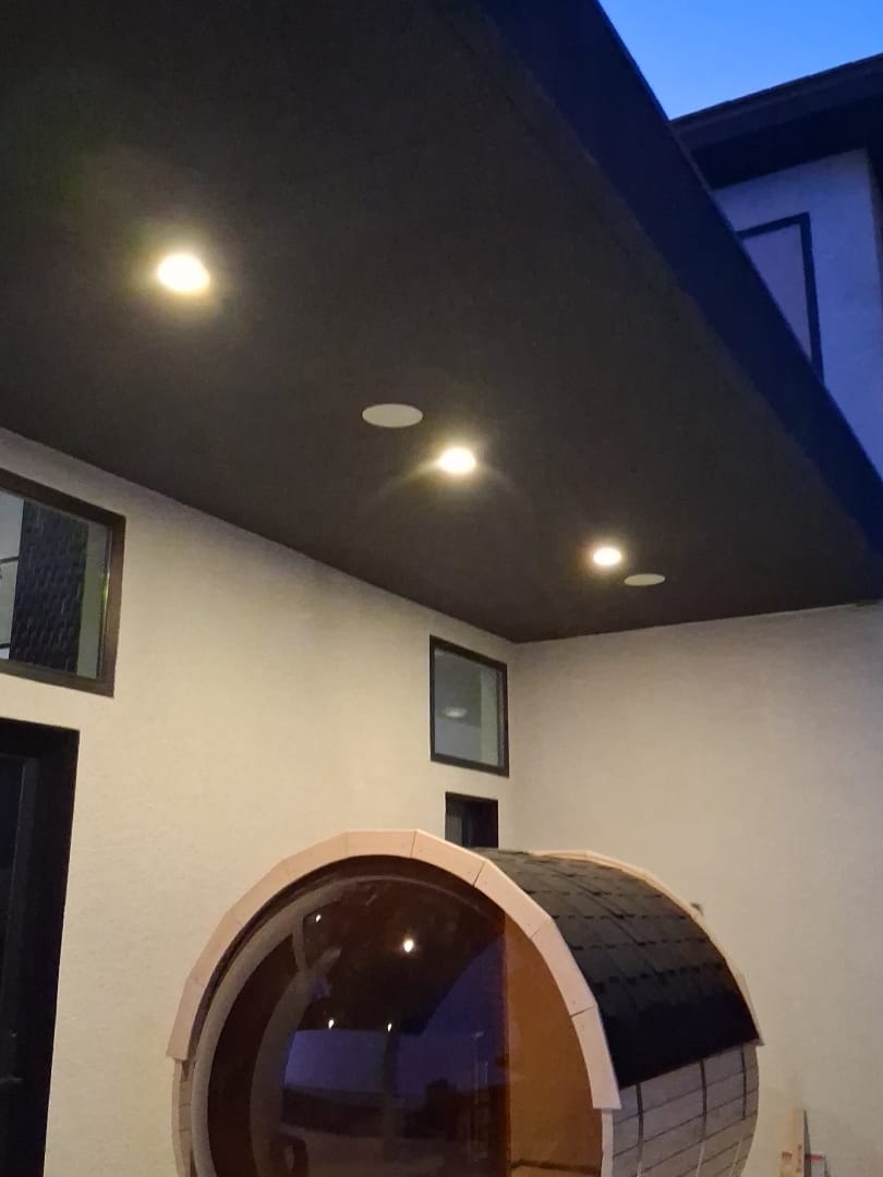 Customer photo review of SAUNASNET® Outdoor Barrel Sauna with Panoramic Tinted Glass Front, Durable Wooden Design for Home & Garden Barrel 05