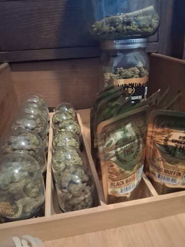 Customer photo review of Gold Spectrum THCA Flower (Exotic Smalls)
