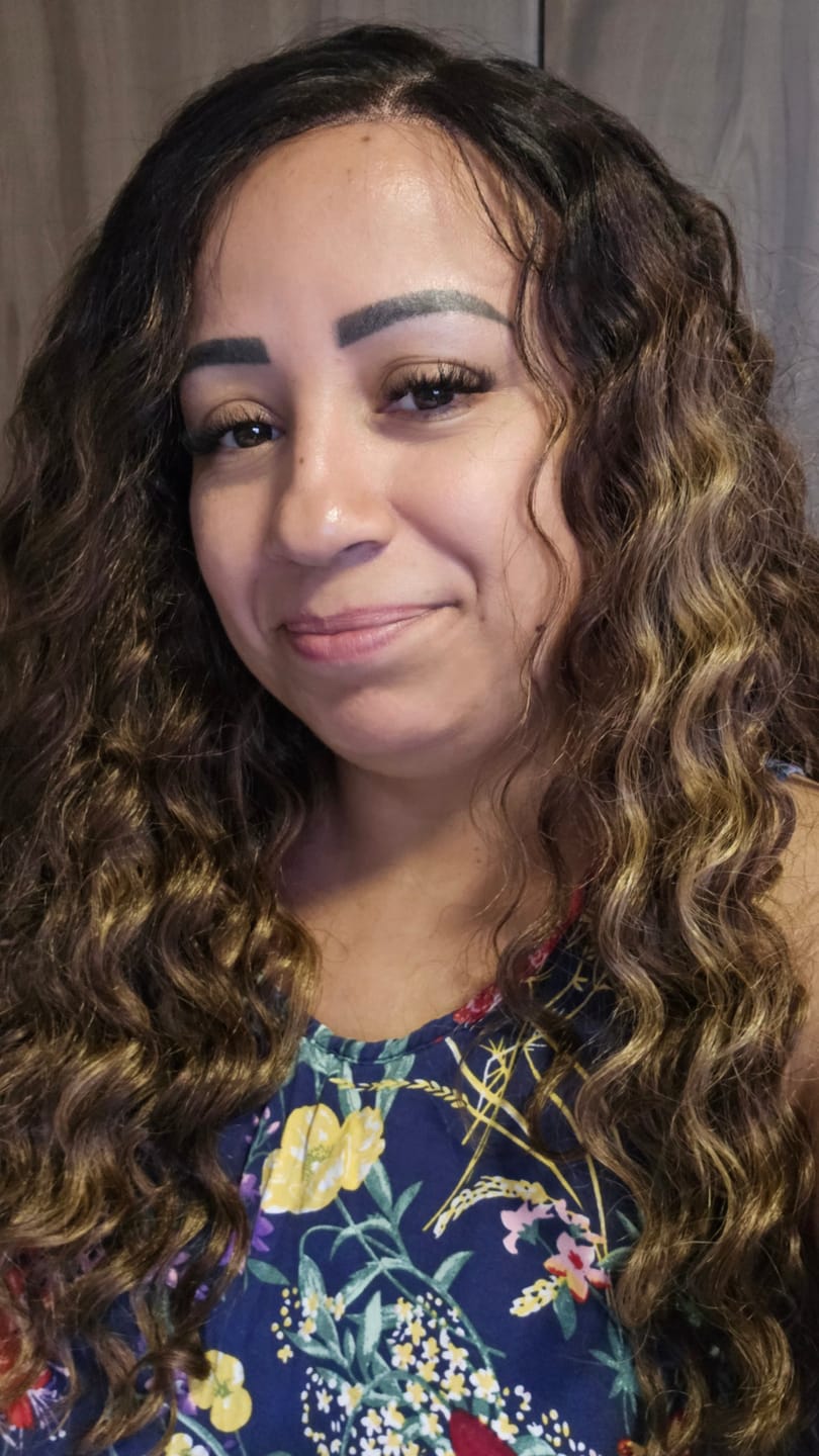 Customer photo review of Lace Front Tela HD Italia Castanho Luzes 33/22 Cacheada - Repartição Livre 13x4